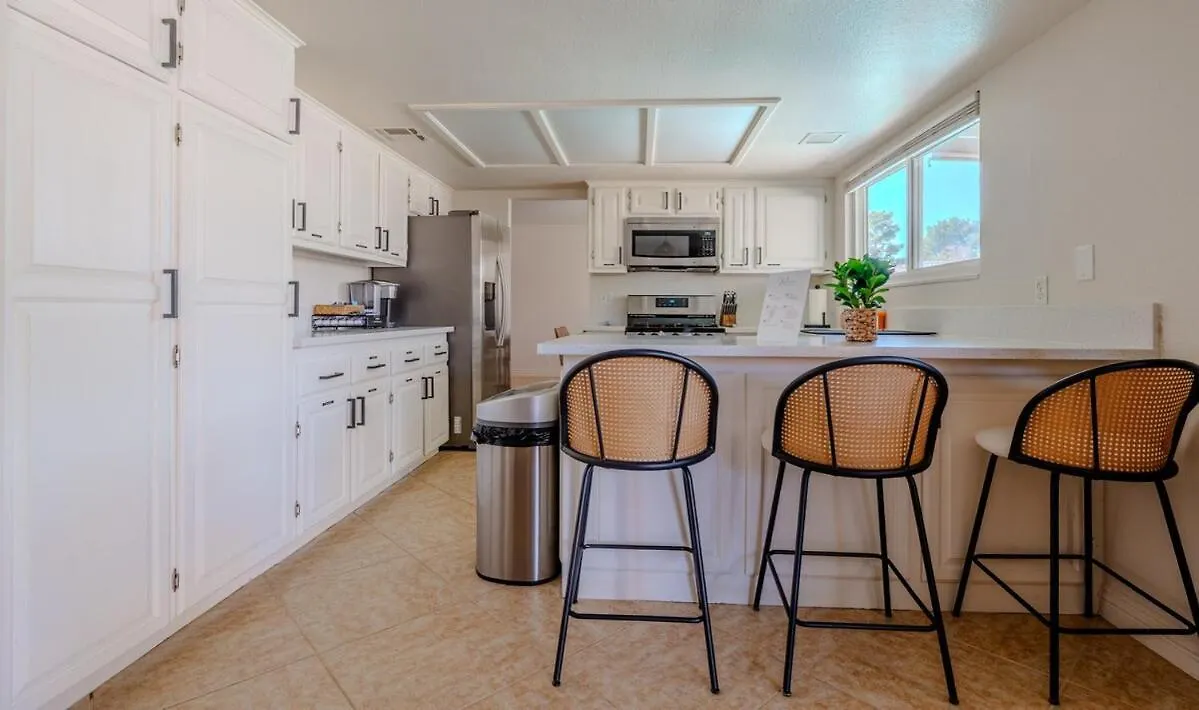 Spacious Lux Estate L 8 Mins To Strip 라스베이거스 0*,  미국